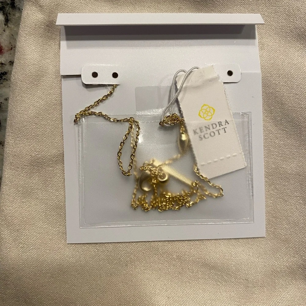 Kendra Scott Black and Gold Elegant Necklace - Picture 5 of 5